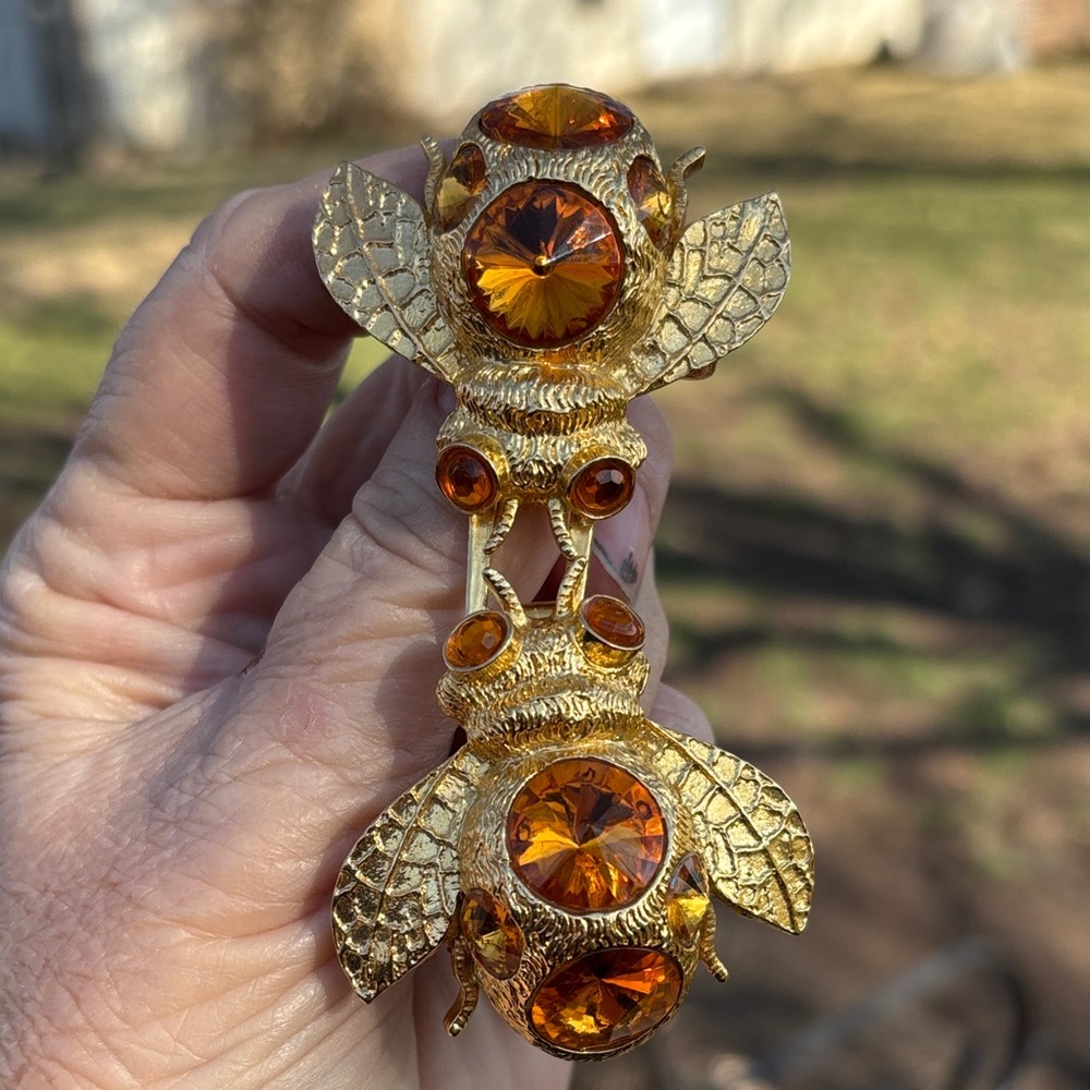 Rare Doreen Ryan designer bumblebee belt buckle